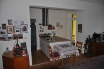 Wohnzimmer mit Küchennische